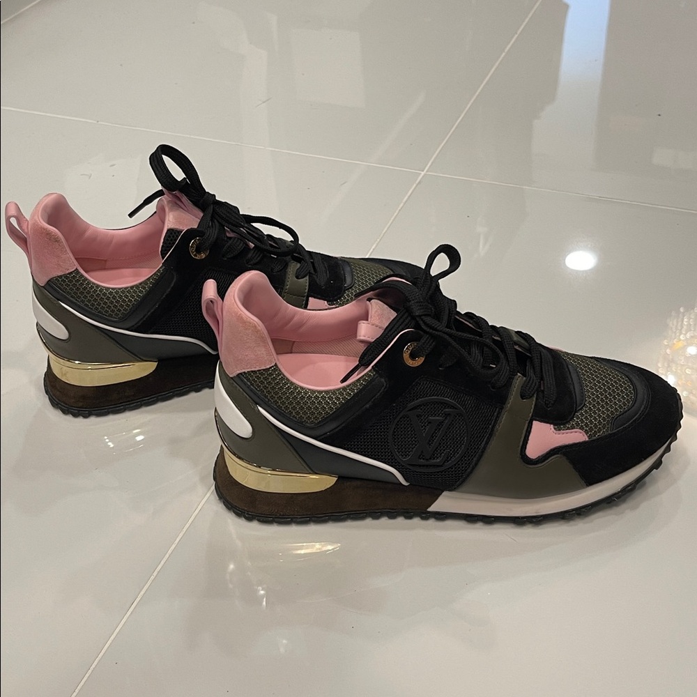 Guaranteed Authentic Louis Vuitton Run Away Sneakers Away Sneakers - Picture 6 of 12